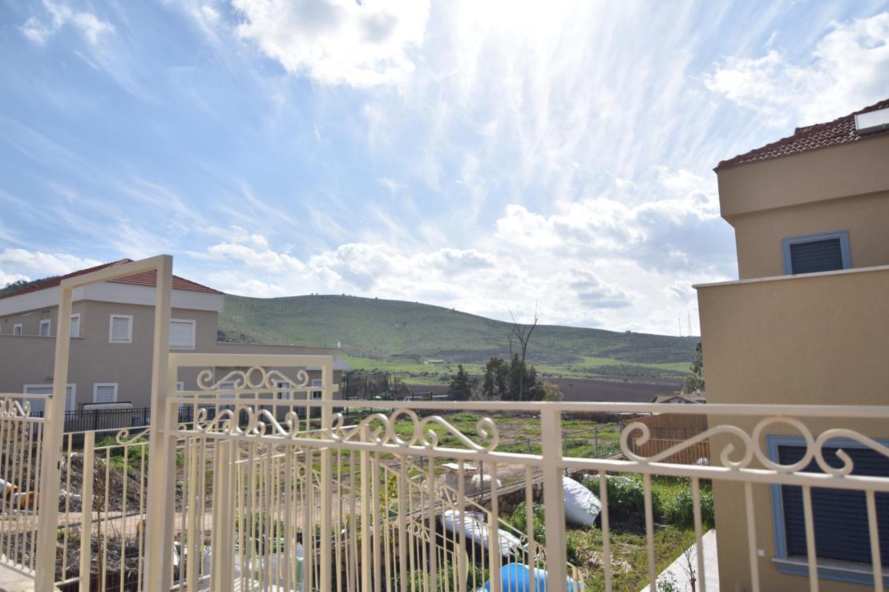Villa יפעת הגלבוע -סוויטות אירוח ברמה אחרת Nurit Exterior foto